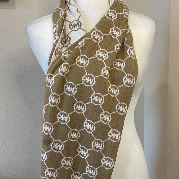 Michael michael kors scarf - Picture 3 of 7